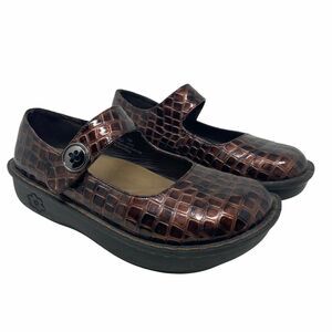 Kagen Jane Brown Croc Embossed Mary Jane style professional nursing shoe sz 10